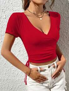 Camiseta ajustada de manga corta con cuello en V y fruncido de unicolor - Rojo - Ver 4