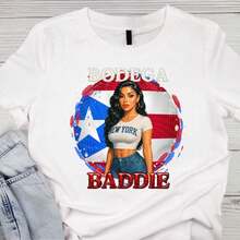 B1Odega Baddies Latina Streetwear Digital Collection Transparent Background 220G Essential Unisex Cotton T-Shirt, 220g Of Unique Softness. Designed To Suit All People, Men And Women Alike. Durable, High-Quality Fabric, Ready For Any Cut, Delicate To The Touch But Built To Withstand. Lightweight Tops For Women, Autumn Outfits, Vacation Wear, New Year's Costumes For Her. - 白色 - 查看 1