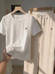 2 piezas Conjunto de top de manga corta con estampado floral bordado falso y rayas y pantalones a rayas, atuendo casual adecuado para el uso diario, citas, fiestas, otoño/invierno/verano, Navidad, Año Nuevo, Acción de Gracias, fiestas, bodas, - Caqui - Ver 5