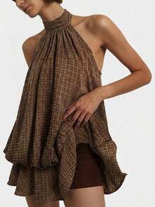 Vestido corto de verano para mujer con cuello halter, espalda descubierta y volantes con estampado de cuadros - Óxido marrón - Ver 6