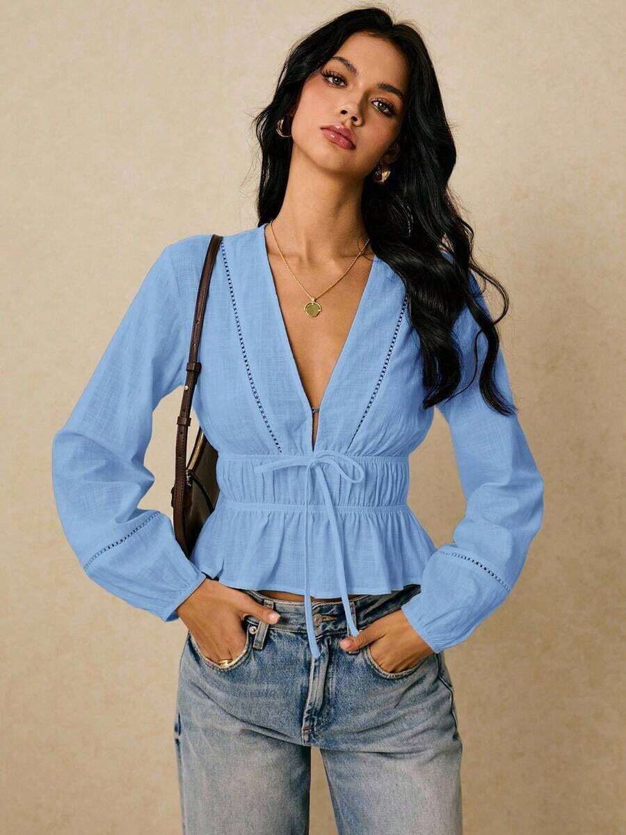 Camisa casual de mujer de unicolor con cuello en V y detalle de nudo en la parte delantera, de manga larga - Celeste - Ver 1