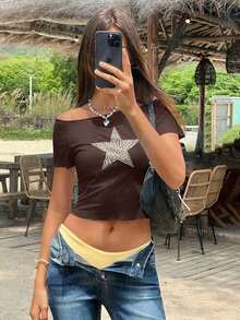 Camiseta de mujer con estampado de estrella de cinco puntas y hombros descubiertos - Café integral - Ver 1