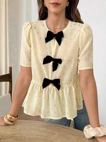 Camisa de mujer con cuello redondo, manga corta, decoración de lazo y bajo con volantes - Amarillo claro - Ver 5