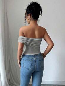 Blusa de verano para mujer con hombros decorados con botones y bajo asimétrico elegante - Gris Claro - Ver 2