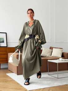 Vestido de lino estilo francés tierno 2026, cuello V, manga larga, cintura ajustada con lazos y abertura lateral, diseño elegante y delicado. - Verde - Ver 2