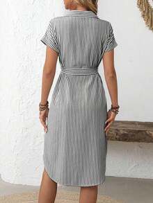 Vestido midi casual de mujer con botones frontales a rayas, vestido de verano con cintura anudada, vestido de trabajo de verano, vestido preppy, vestido con botones para mujer, vestido a rayas azul, vestidos de verano para mujer, conjuntos de v - Blanco y Negro - Ver 2