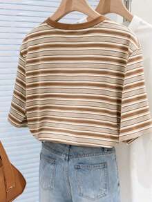 Camiseta de mujer talla grande con estampado digital a rayas de colores y bordado de fresa, regalo para amigos - Multicolor - Ver 2