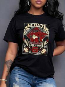 Figura futurista de robot rojo que representa fuerza y protección en una ciudad tecnológica llena de energía y esperanza camiseta de mujer con estampado urbano moderno,Camiseta de mujer elegante. - Negro - Ver 1
