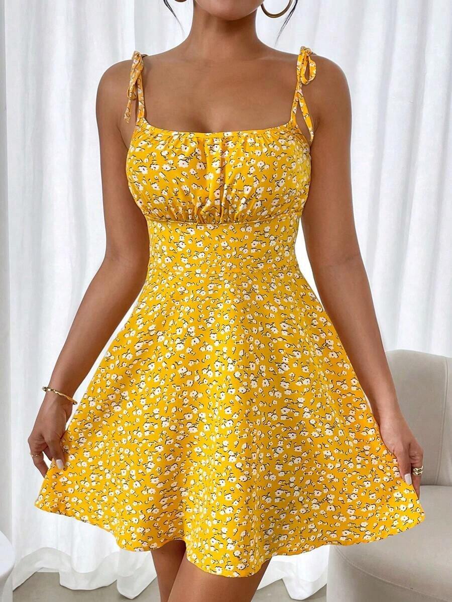 Vestido midi con estampado floral y tirantes anudados en los hombros, vestido bohemio sin espalda con nudo, busto fruncido sin mangas con tirantes finos, ajuste regular, vestido corto con estampado floral pequeño, para primavera/verano, uso diario - Amarillo - Ver 1