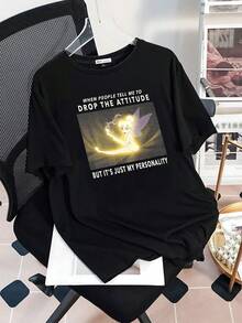 Hada brillante mostrando confianza con frase divertida sobre actitud y personalidad única llena de energía positiva camiseta de mujer  cómoda casual para uso diario - Negro - Ver 3