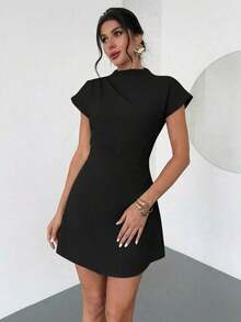 Vestido mini de línea A con fruncido de unicolor, adecuado para el uso diario en verano - Negro - Ver 5