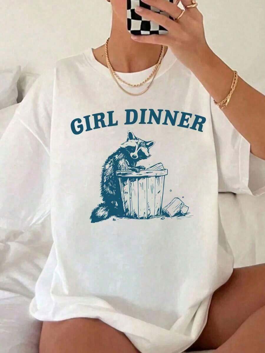 Camiseta de Mujer con Estampado Divertido, Top de Verano, Estampado de Letras de Dibujos Animados, Camiseta con Estampado de Mapache y Bote de Basura, Camiseta de Algodón Puro, Año Nuevo Chino, Año Nuevo Lunar, Año del Caballo, Festival de la Primavera, Feliz Año Nuevo, Día de San Valentín, Regalo de San Valentín, Regalo para Ella, Conjunto para Regreso a Clases, Inspiración para Conjuntos Universitarios, Esencial para Regreso a Clases, Conjunto para el Primer Día de Clases, Conjunto para Regreso a Clases 2026. UCRI - Blanco - Ver 1