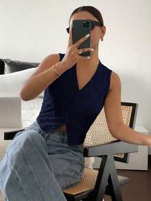 Top sin mangas blanco puro con bordado, de estilo "Old Money", casual y lindo para verano, para salir - Azul marino - Ver 3
