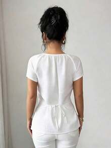 Blusa de manga corta con cuello redondo, estilo envolvente, elegante y casual, con cinturón y cuentas, adecuada para ir al trabajo, citas, y uso durante todo el año en primavera/verano.Blusa elegante para damas, apropiada para fiestas, citas, oficina, negocios, vida diaria en primavera/verano, temporada de graduación, Día del Maestro, vuelta al colegio, Acción de Gracias.Blusa de manga corta para uso diario, de unicolor con cuentas. - Blanco - Ver 2