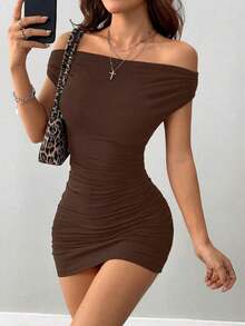 Vestido mini con hombros descubiertos y volantes, sexy - Marrón - Ver 1