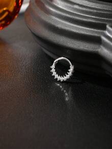 1 chiếc khuyên tai kẹp sụn tai bằng bạc sterling 925 mạ vàng 18K, đính một hàng đá Moissanite, trang sức Moissanite, không gây dị ứng và không phai màu, hoàn hảo cho đeo hàng ngày, dự tiệc, đám cưới, quà tặng Ngày của Mẹ và các dịp lễ. - Bạc - Xem 5