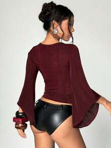 Camiseta ajustada con cuello en V profundo y mangas acampanadas sexy - Burdeos - Ver 2