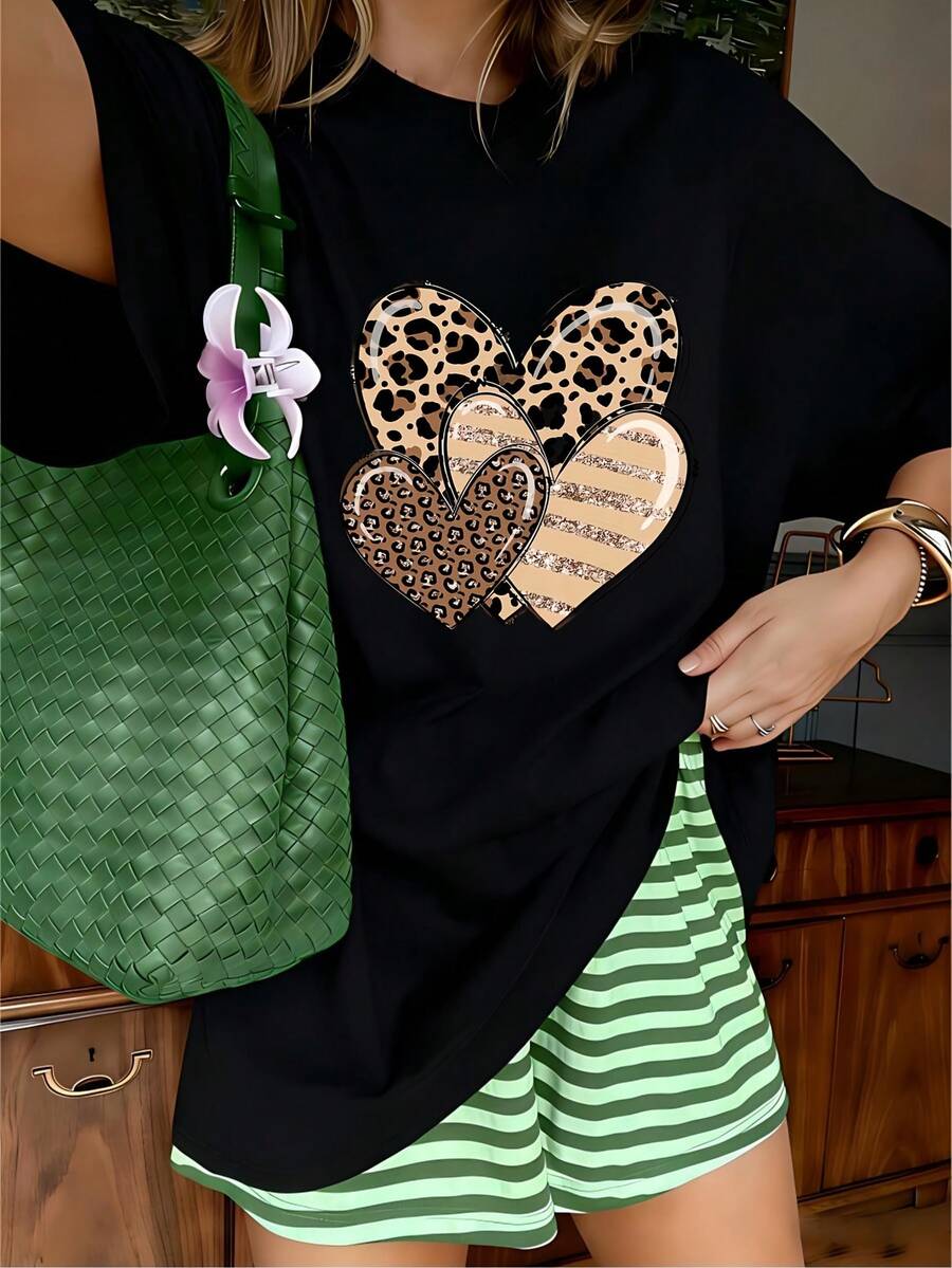 Western Leopard Print Glitter Stripe Hearts Graphic T-Shirt, 100% Cotton Oversized Soft Breathable Stylish Tee, Casual Crewneck Short Sleeve Top For Daily Wear & Country Style Lovers - 黑色 - 查看 1