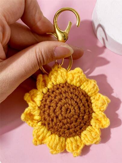 1pc Knitted Sunflower Keychain, With Lobster Clasp Key Ring Accessory, Decorative Pendant For Backpack, Bag, Water Bottle, Practical Keychain