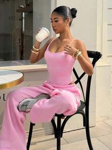 2pcs Women's Pink Athletic Camisole Bodysuit And Foam-Print Boston Logo Print Stretch Leggings Women's Summer Concert Outfit Street Style Y2K Minimalist Casual Sleeveless Jumpsuit And Loose Low-Rise Pants Two-Piece Set - Hồng - Xem 3