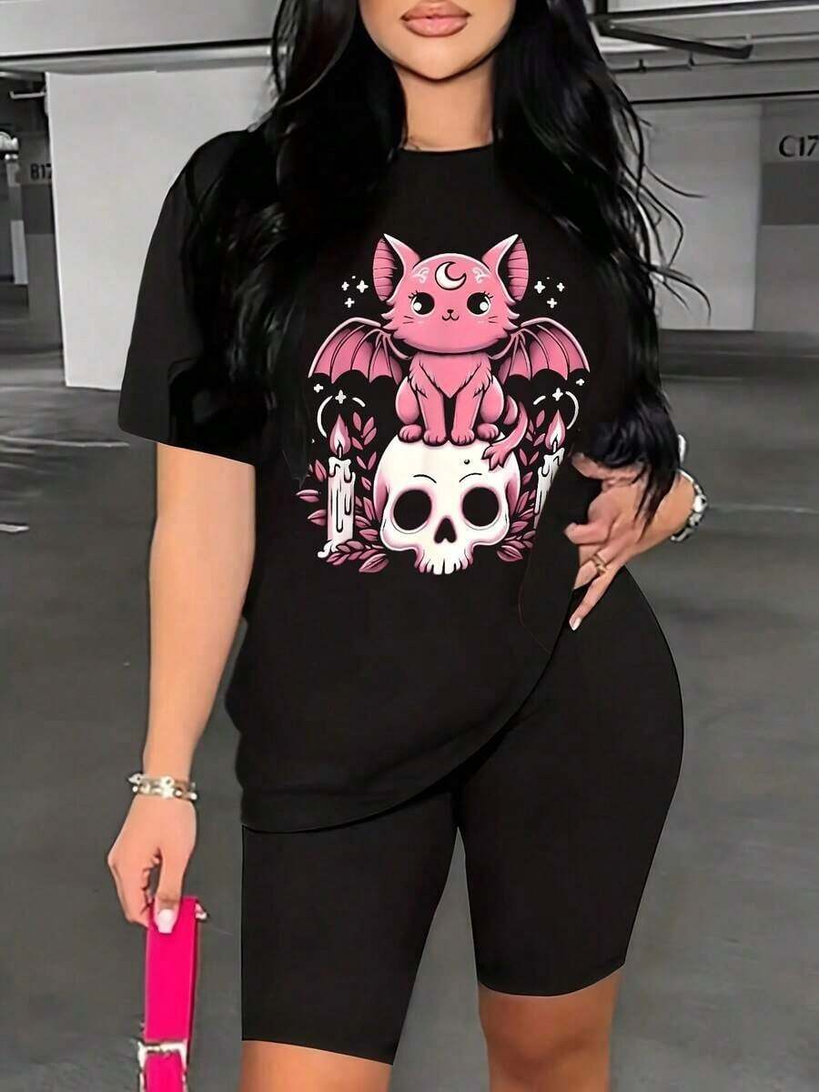 Under The Radar Women's Clothing Set, Kawaii Gothic Pastel Cat And Bat Design, Cat And Bat Decal, Black Crew Neck, Casual Sporty, Machine Washable, Suitable For All Seasons, Women's Clothing - Vintage Street Style Unisex Loose Cotton Short Sleeve Crew Neck T-Shirt - 黑色 - 查看 1