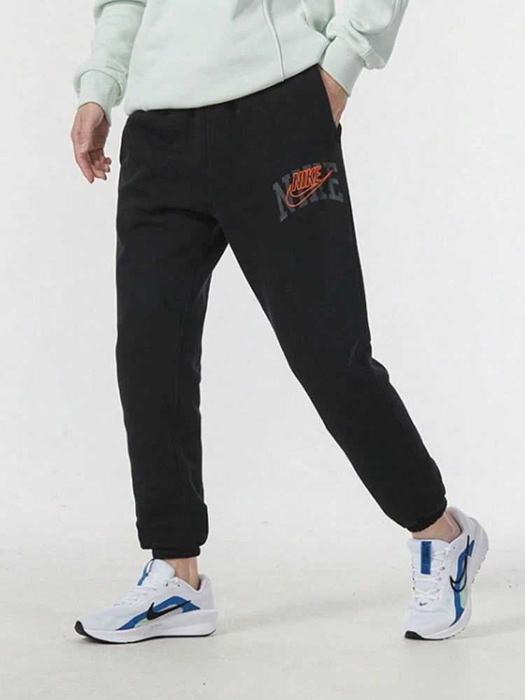 Quần jogger nam Nike Club Fleece in chữ, kiểu dáng thường ngày, có dây rút. - màu đen - Xem 1