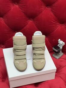 Women Ankle Boots & Booties - 棕色 - 查看 10