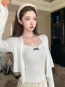 Bộ 2 món áo hai dây dệt kim + áo khoác cardigan ngắn cho nữ, kiểu dáng dễ thương ngọt ngào như nàng tiên, áo cardigan dệt kim dài tay màu trắng, áo hai dây dệt kim thắt nơ, trang phục layering ôm sát dáng người nhỏ nhắn với họa tiết rỗng. - trắng - Xem 4