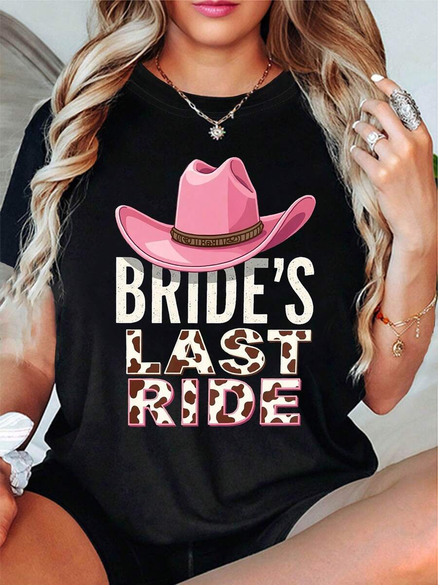 Elegante Camiseta Diaria para Mujer con Estampado de Vaquero Occidental para Fiesta de Despedida de Soltera - Negra con Patrón de Sombrero de Vaquero Rosa - Atuendo para Fiesta de Solteras/Invitadas de Boda - Camiseta Ligera de Cuello Redondo Adecuada para Eventos Temáticos de Estilo Country Western - Camiseta Casual de Verano, Ropa de Fin de Semana, Diseño Estampado Llamativo, Ajuste Cómodo, Camiseta Chic y a la Moda para Reuniones Festivas - Negro - Ver 1