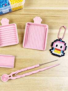 24色 Perler 珠子套組 (2.6mm)，包含珠子板、鑷子、收納盒、托盤和 3D 像素藝術珠子。非常適合 DIY 手作、像素藝術、裝飾手工、手工禮物和學校手工活動。(Perler 珠子、熔融珠、Perler 珠子) - 多色 - 查看 5