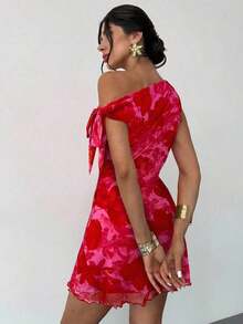 mini de vacaciones elegante y sexy con hombro asimétrico y floral nuevo para mujer en verano, vestido floral de malla, vestido de cuello asimétrico, ropa de primavera/verano, atuendo de playa, elegante, sexy, vacaciones, playa, Hawái, cita - Rosa Fucsia - Ver 2