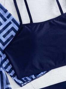 Conjunto de playa de 3 piezas para mujer: top de bikini corto negro, kimono de malla y shorts - Azul - Ver 7