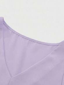Conjunto informal de mujer con blusa de cuello en V plisada y pantalones de pierna ancha de unicolor - Morado - Ver 3