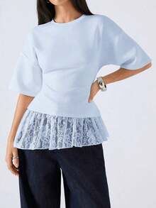 Camiseta de mujer de unicolor con cuello redondo, hombros caídos, manga corta, parche de encaje, bajo irregular con volantes - Azul - Ver 4