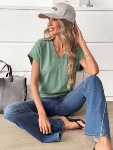 Camiseta casual de mujer de unicolor con cuello en V, mangas cortas tipo murciélago, para usar con vaqueros - Verde - Ver 5