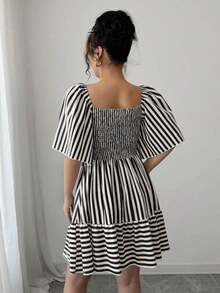 Elenzya Vestido de primavera y verano de talla media con rayas azules y blancas, manga corta, elegante y casual, con cintura ajustada para mujeres - Blanco y Negro - Ver 2