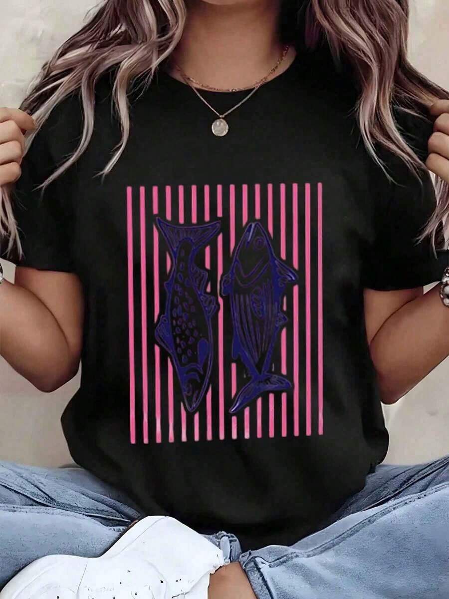 Camiseta de manga corta para mujer con estampado de peces y diseño de rayas, cuello redondo, estilo casual de verano, idea de regalo, camiseta para el verano. - Negro - Ver 1