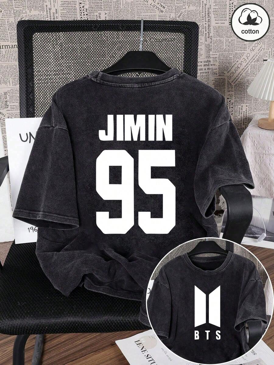 New American-Style 100% Cotton T-Shirt Suitable For Both Men And Women, With Fun Retro Design And Double-Sided Printing. B T    S Jimin 95 • Preference For T-Shirts • Birth Year Jersey - The "JIMIN" Logo And The Number "95" Represent The Birth Year Of Member Park Ji-Min, Featuring Cartoon Letter Pattern Printing. Streetwear Korean-Style Comfortable Retro Fashionable Casual And Versatile Y2K Clothing. Regular Small-Scale Punk-Style Fitted Black Round-Neck Short-Sleeved Washed T-Shirt From The Washed Retro Series, A Comfortable Pure Cotton T-Shirt From The Washed Retro Collection, Easily Creating Retro Casual Outfits, Suitable For Daily Commuting, Casual Outings, Music Festivals, And Daily Wear. Classic Retro Style, Men's Printed T-Shirt, Women's Printed T-Shirt, Couple's Outfit. - màu đen - Xem 1