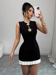 Raffinéa Vestido con hebilla de metal hueca y ribete de volantes para mujer - Blanco y Negro - Ver 3