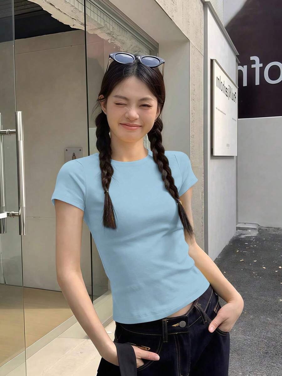 女款天藍色標準肩短袖T恤,夏季圓領修身顯瘦時尚美式風百搭性感上衣休閒款 - 天藍色 - 查看 1