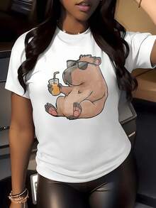 A Relaxed Capybara Wearing Glasses And Holding A Drink, Representing Tranquility, Joy, And Connection With Nature, Is Printed On A Comfortable, Casual Women's T-Shirt For Everyday Wear. - 白色 - 查看 5