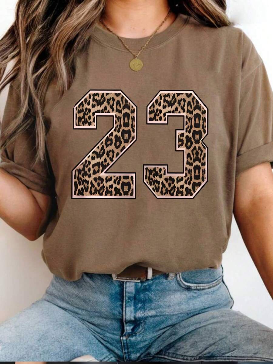 Women's Oversized Brown Summer T-Shirt With Leopard Print "Mom Daughter Team" - Loose Fit Youth T-Shirt With Leopard Print Design, Flirty Style To Pair With Jeans Or Leggings - YH444-棕色 - 查看 1