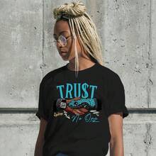 Camiseta Gráfica Dunkare Sneaker Match para Hombre y Mujer - Retro Gamma Blue 11s Streetwear |   Unisex, corte regular, estilo vintage Y2K - Negro - No confíes en nadie Serpiente - Ver 5