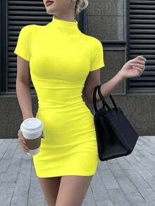 Vestido mini ajustado de manga corta con cuello alto de unicolor minimalista para uso casual y de oficina, para verano - Amarillo - Ver 1