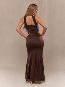 Vestido largo con vuelo y corpiño tipo corsé con detalle de pañuelo de satén en el cuello - Cafetería - Ver 2