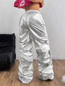 Pantalones largos rectos de pierna ancha de parachute plateados con revestimiento de PU para Y2K con cintura elástica y bolsillos - Plateado - Ver 2