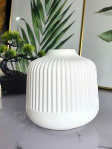 1pc New Nordic Creative Vase Decor, Crafts Ornament Flower Pot Dry/Fresh Flower Decoration, Imitation Ceramic Plastic Container (Flowers Not Included) - White - View 2