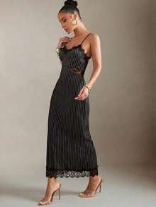 Vestido midi con tirantes con inserto de encaje y abertura trasera a rayas - Negro - Ver 1