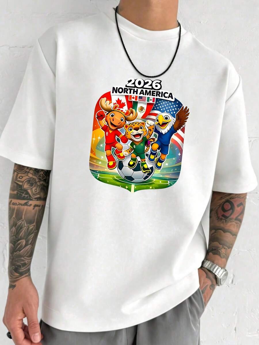 Men's T-Shirt Made Of 100% Pure Cotton, Featuring A Print Of The Three Mascots Of The 2026 USA-Canada-Mexico World Cup, With A Football Design, Officially Licensed, Soft And Comfortable, Short-Sleeved For Summer. - 白色 - 查看 1