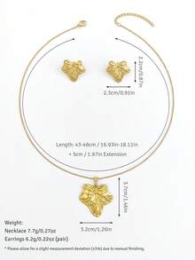 Bộ trang sức nữ thời trang gồm dây chuyền và bông tai hình tròn hình học mạ vàng, với họa tiết dập nổi độc đáo tạo nên hình dáng tròn đầy đặn, tối giản nhưng thanh lịch. Dây chuyền và bông tai mặt tròn có cùng thiết kế. Được làm từ thép không gỉ chất lượng cao, thân thiện với da và chống dị ứng, chống phai màu và oxy hóa. Bộ trang sức phối hợp này phù hợp với nhiều trang phục từ váy đến bikini, thích hợp cho đi làm, mặc hàng ngày và hẹn hò. Một lựa chọn tuyệt vời cho phụ kiện nữ và quà tặng dịp lễ. - Vàng - Xem 12